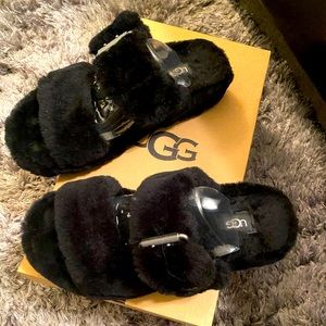 UGG Fuzz Yeah slippers